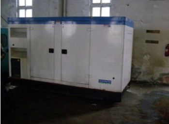 科尔沁右翼前康明斯150kw大型柴油二手发电机组 科尔沁右翼前康明斯150kw大型柴油二手发电机组